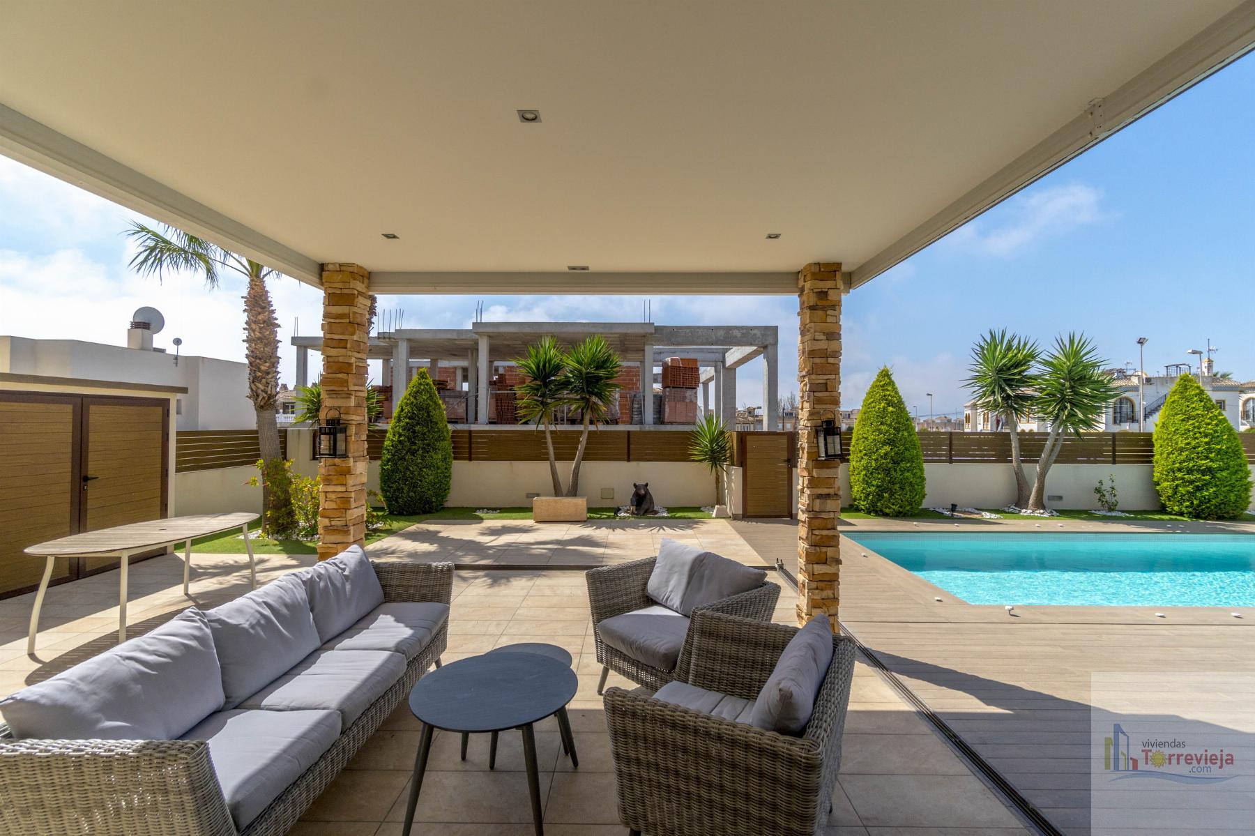 For sale of villa in Torrevieja