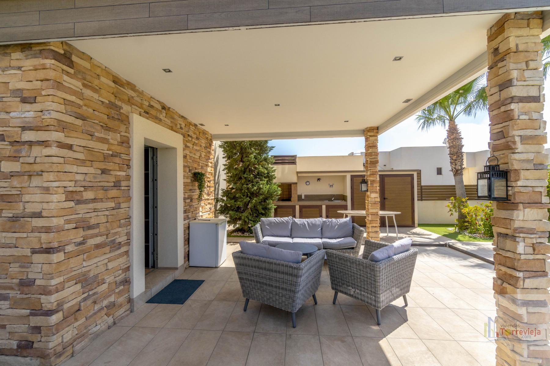 For sale of villa in Torrevieja