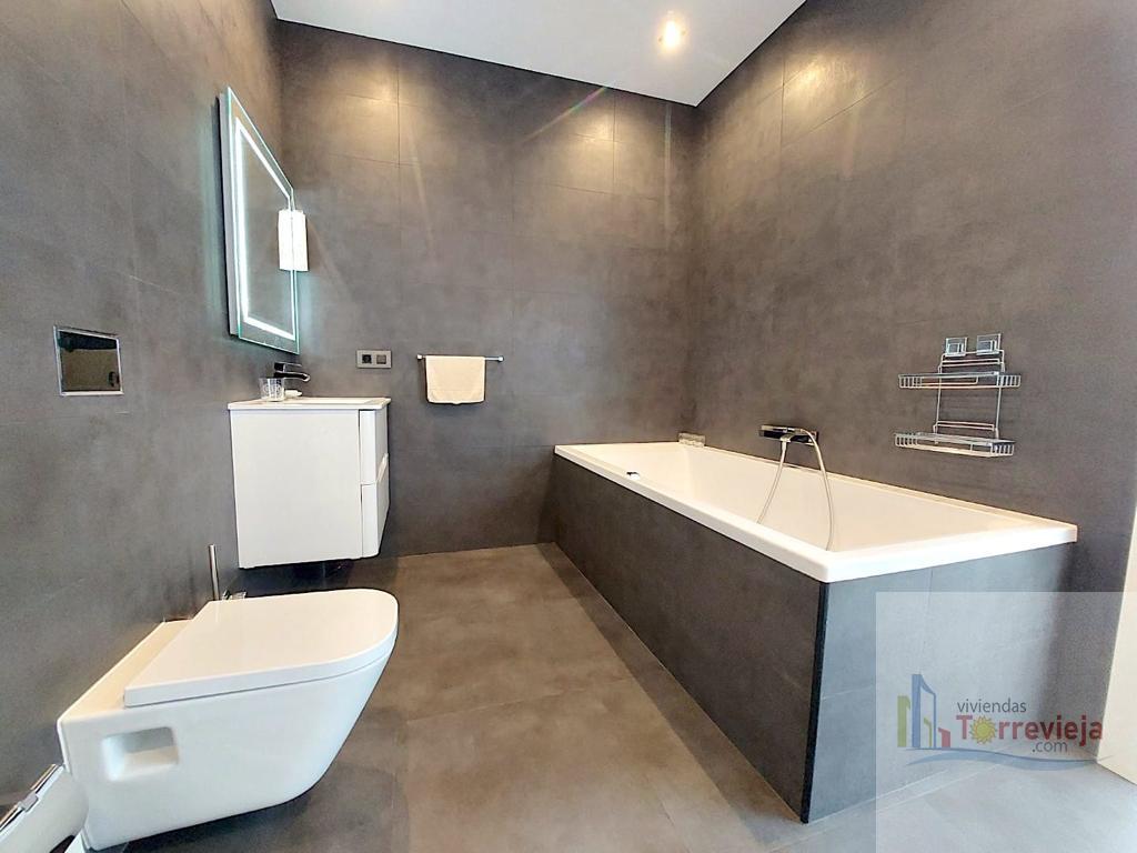 For sale of villa in Torrevieja