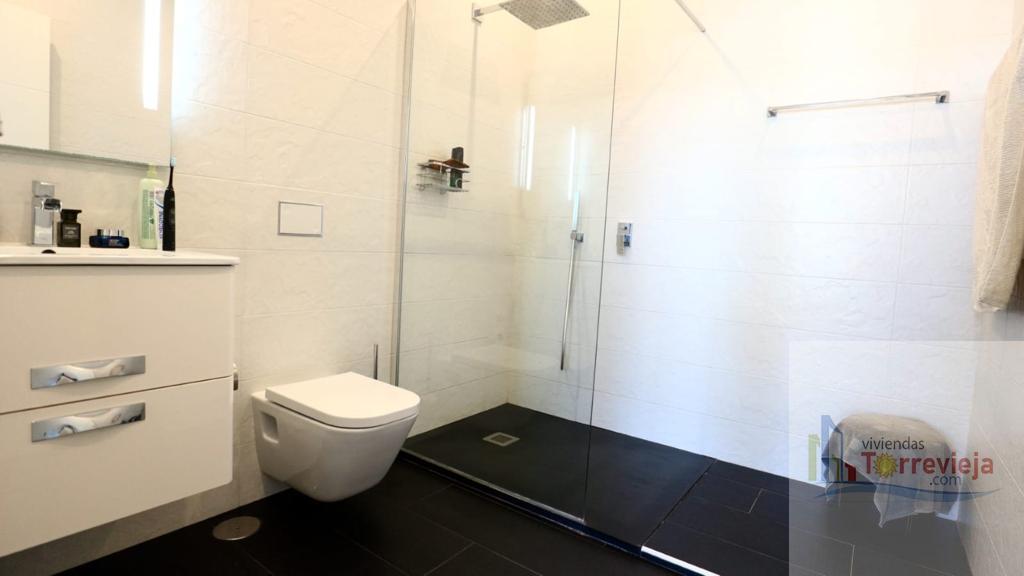 For sale of villa in Torrevieja