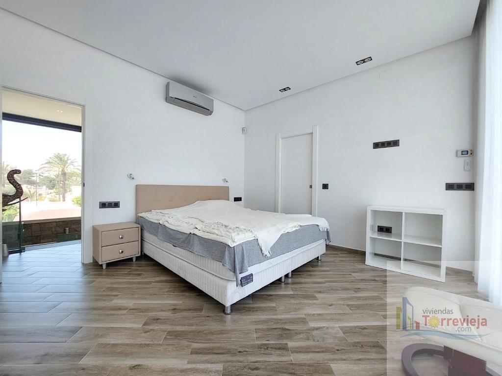 For sale of villa in Torrevieja