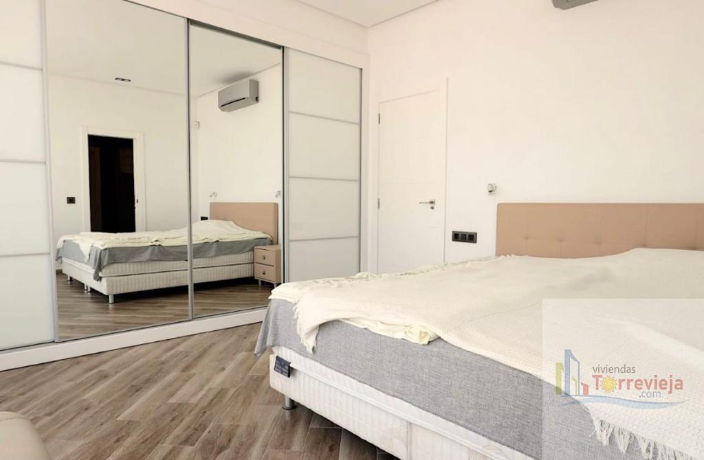 For sale of villa in Torrevieja