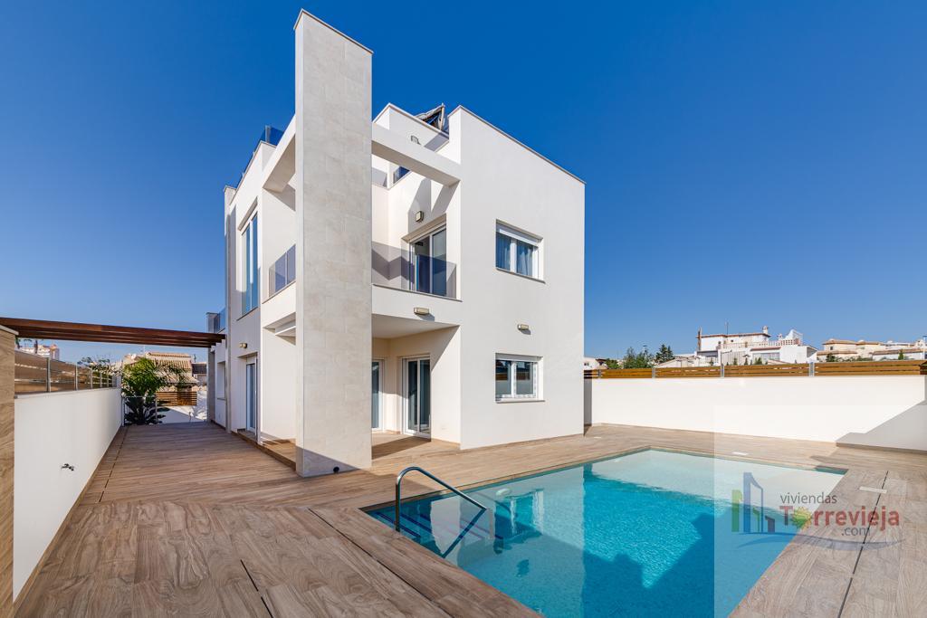 For sale of villa in Torrevieja