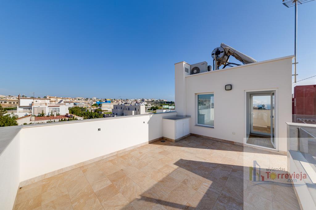 For sale of villa in Torrevieja