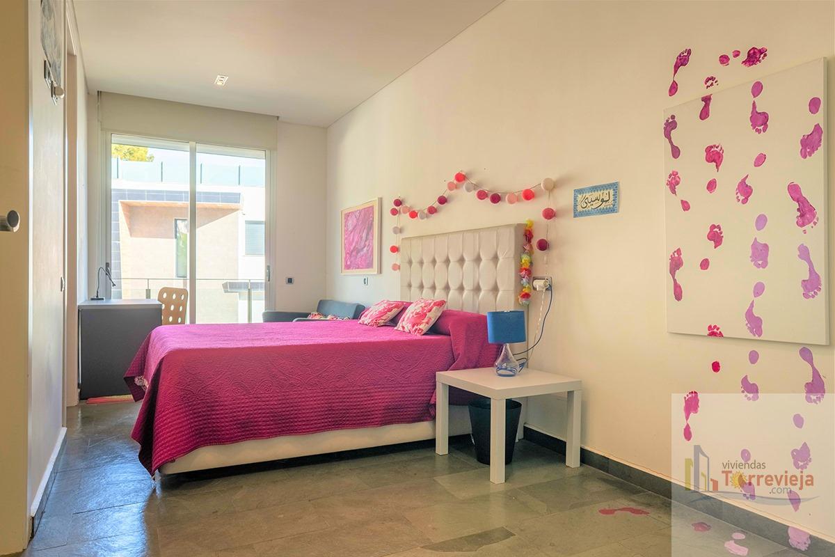 For sale of chalet in Torrevieja