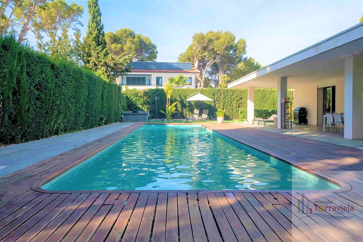 For sale of chalet in Torrevieja