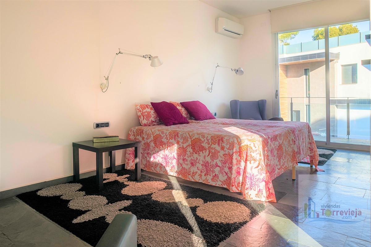 For sale of chalet in Torrevieja