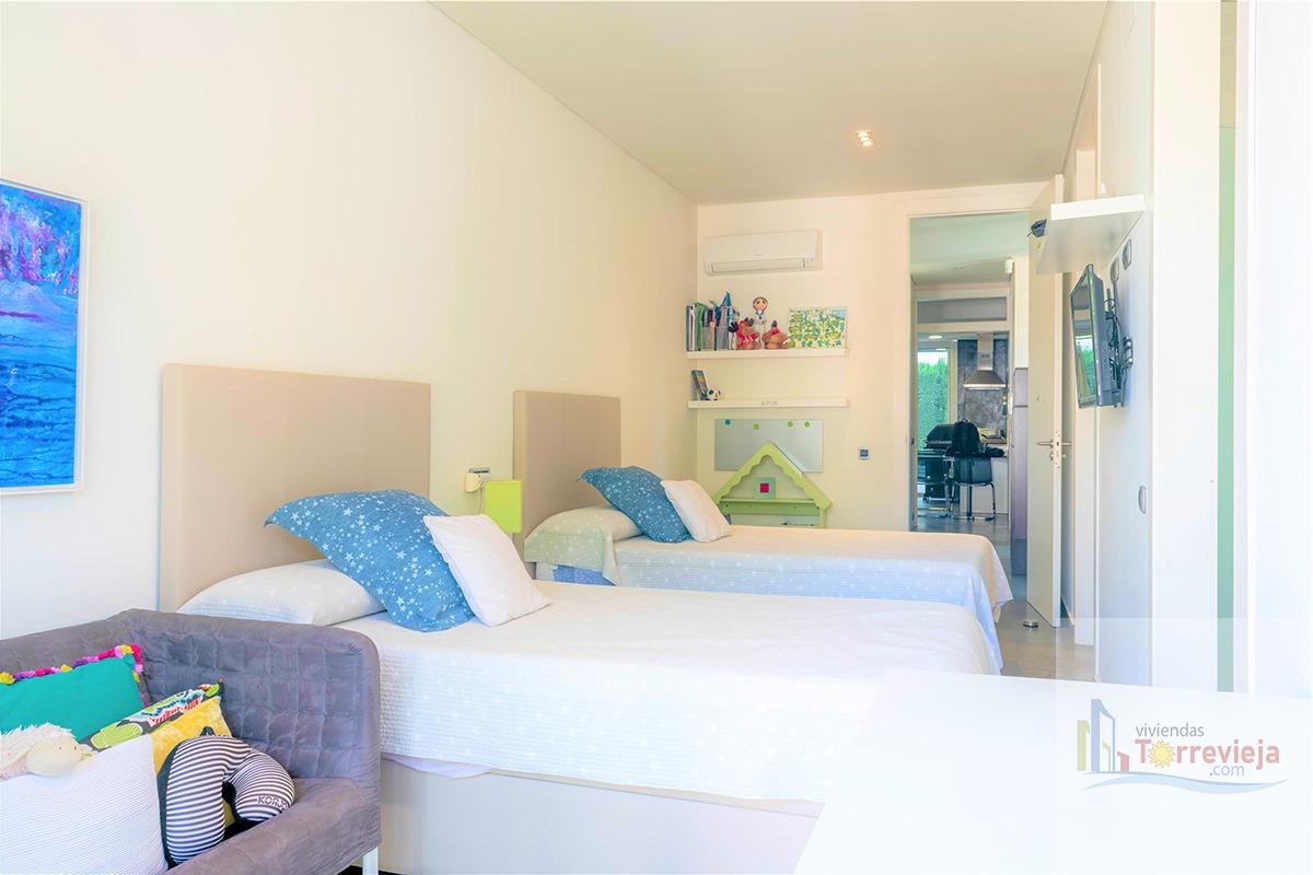 For sale of chalet in Torrevieja