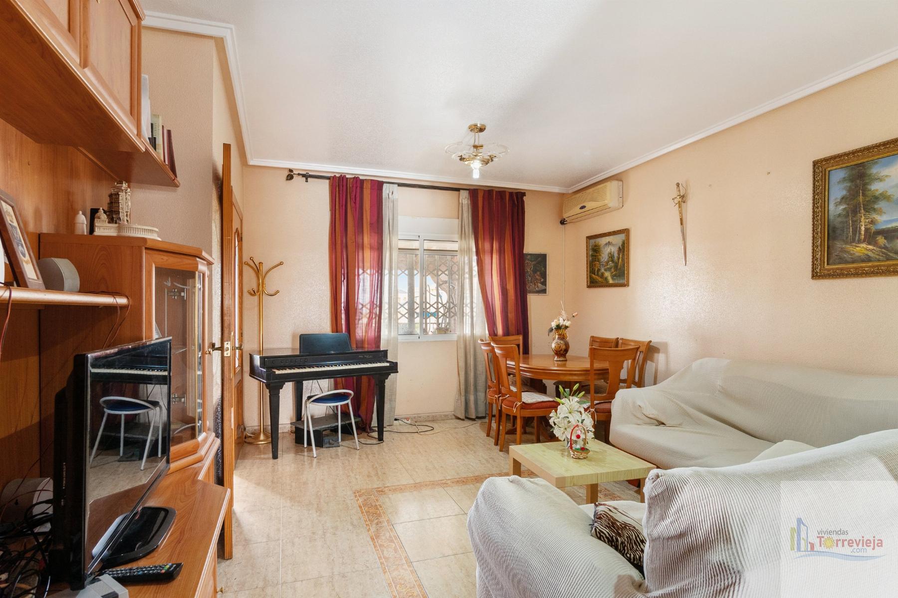 For sale of chalet in Benijófar