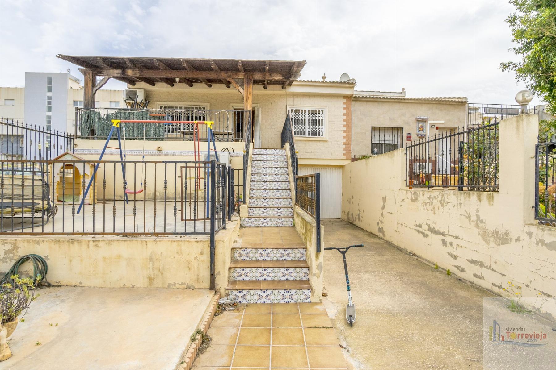 For sale of chalet in Benijófar