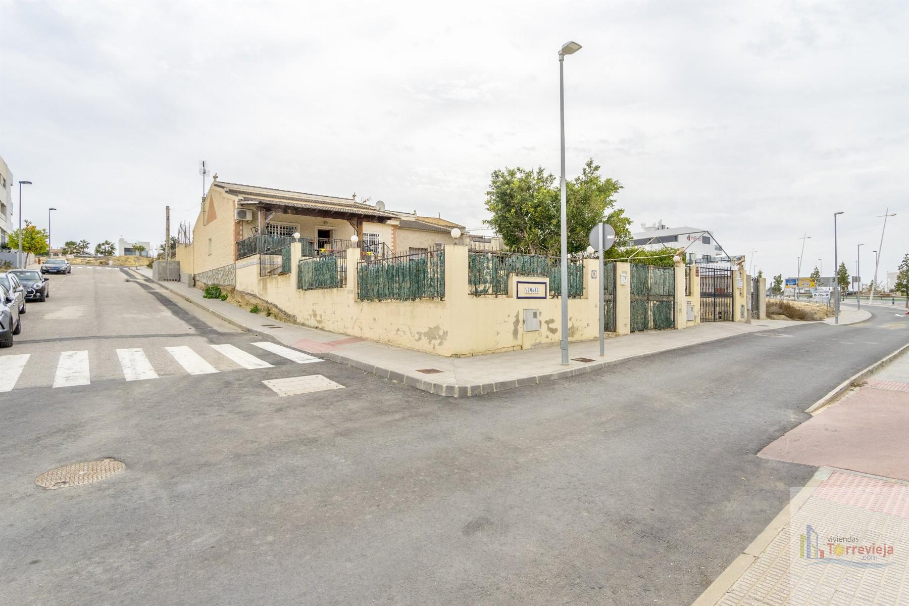 For sale of chalet in Benijófar
