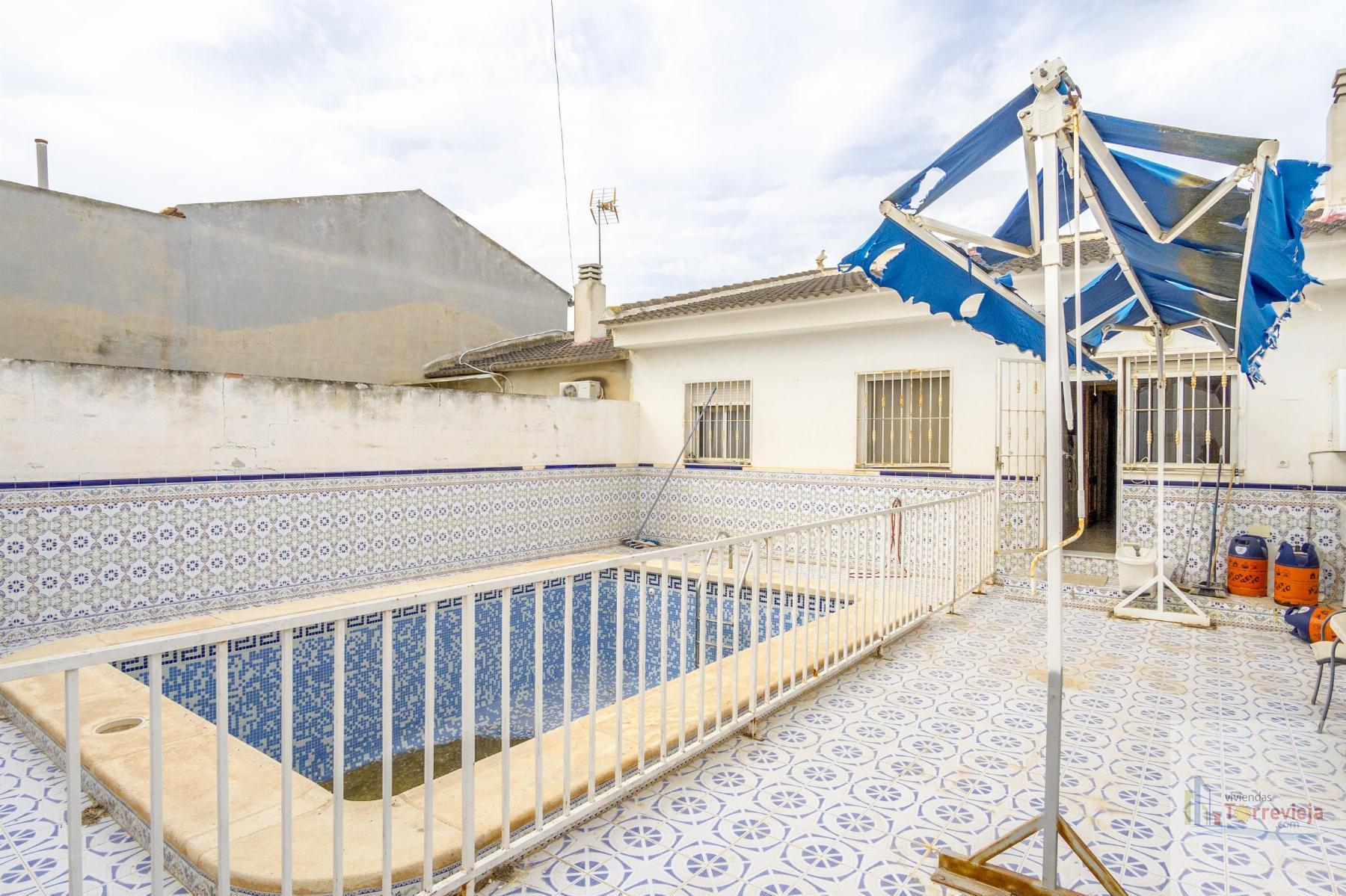For sale of chalet in Benijófar