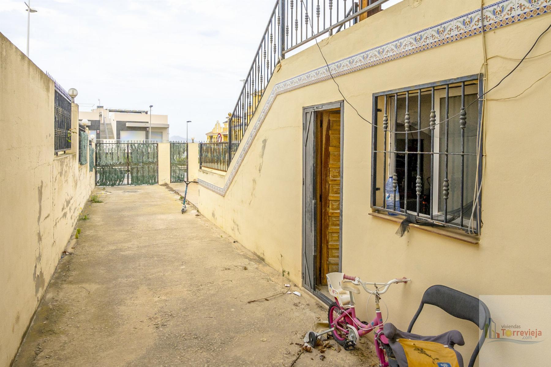 For sale of chalet in Benijófar