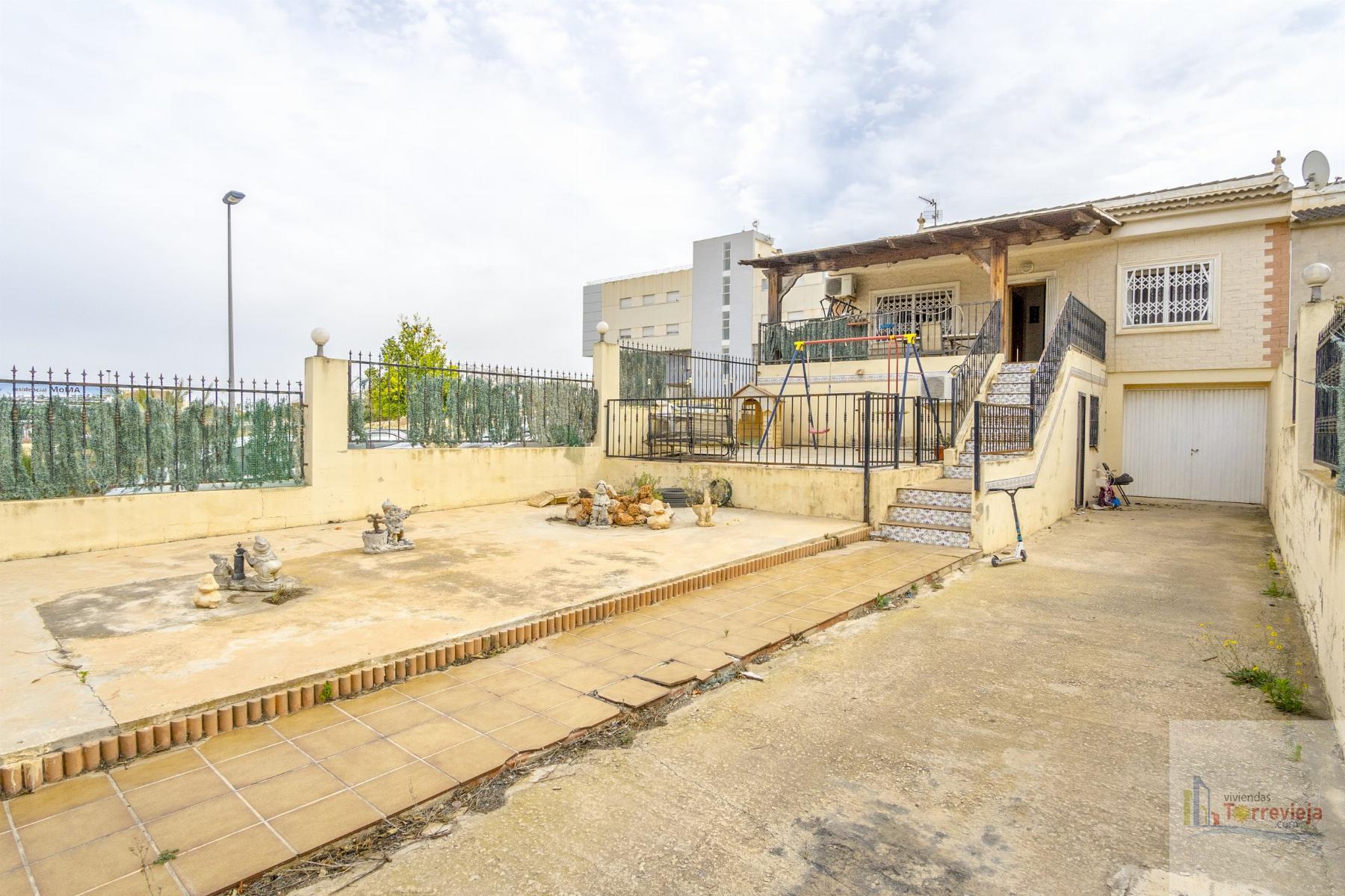 For sale of chalet in Benijófar