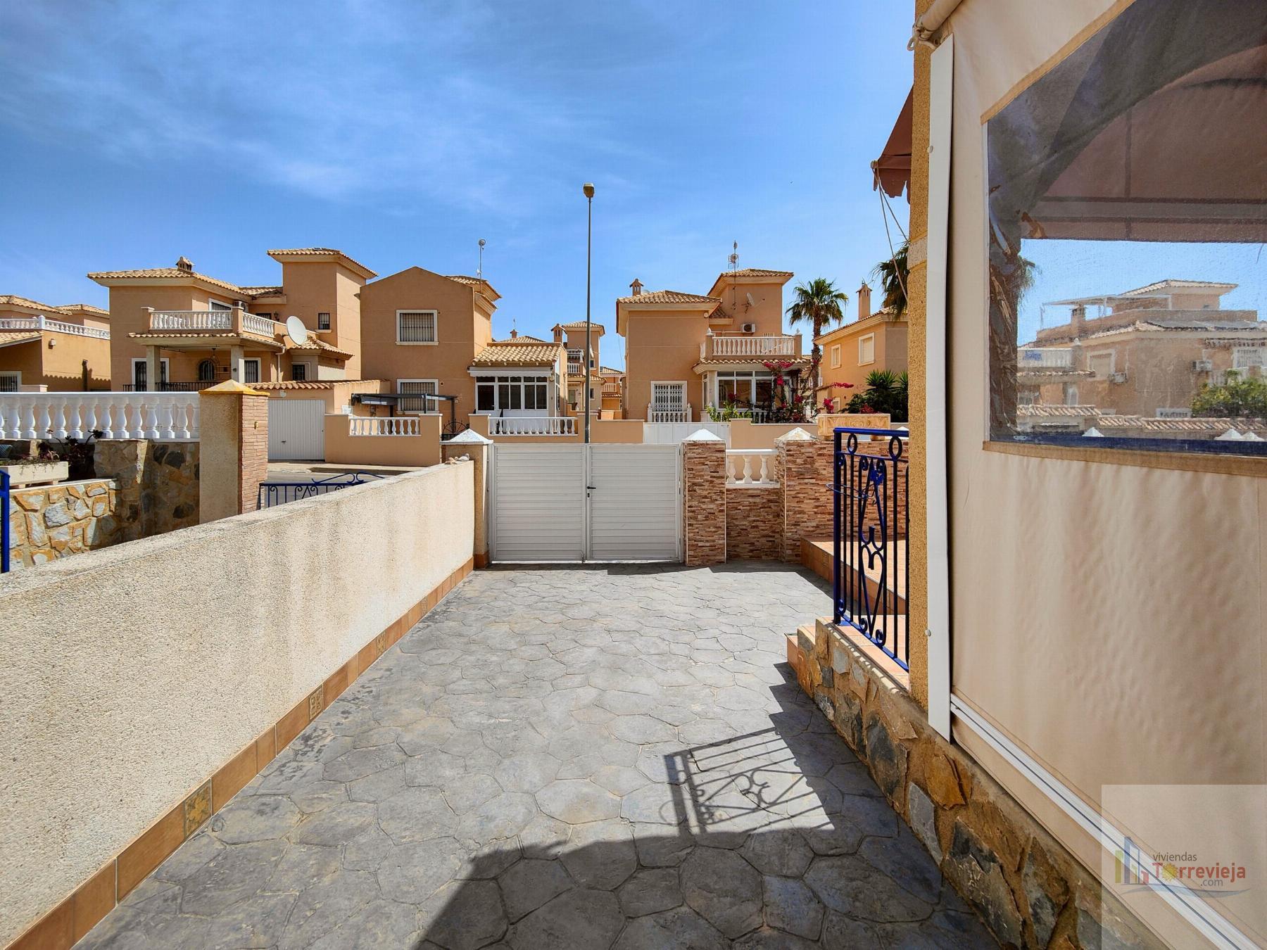For sale of chalet in Torrevieja