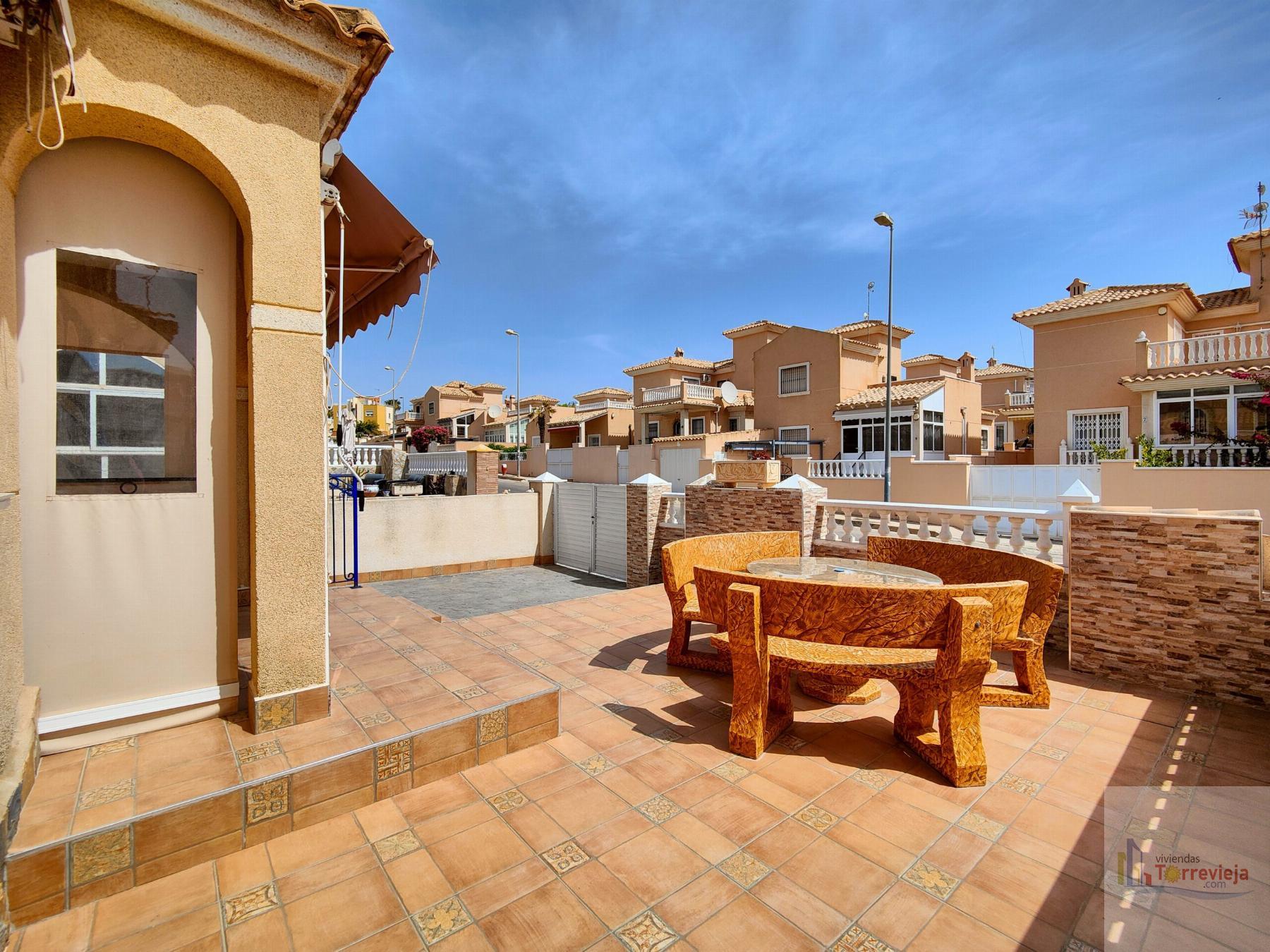 For sale of chalet in Torrevieja