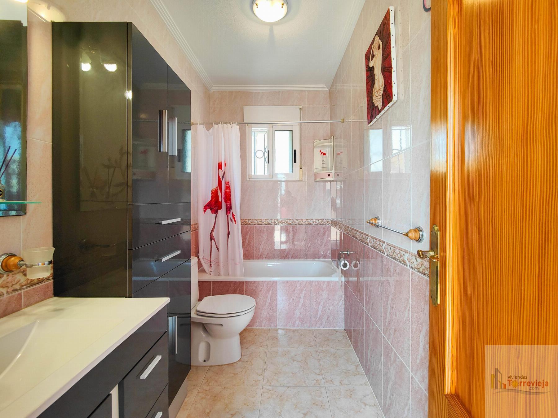 For sale of chalet in Torrevieja