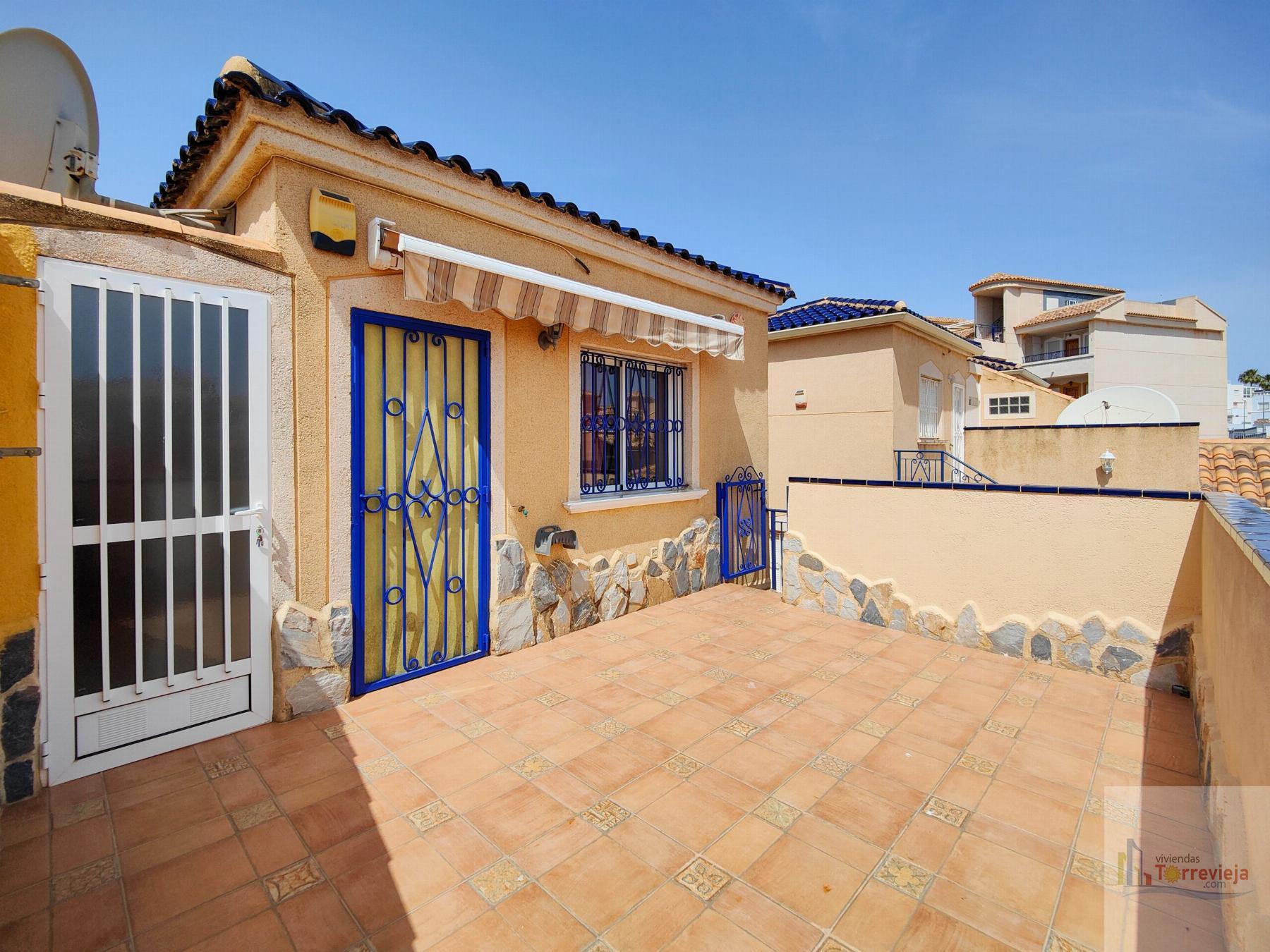 For sale of chalet in Torrevieja