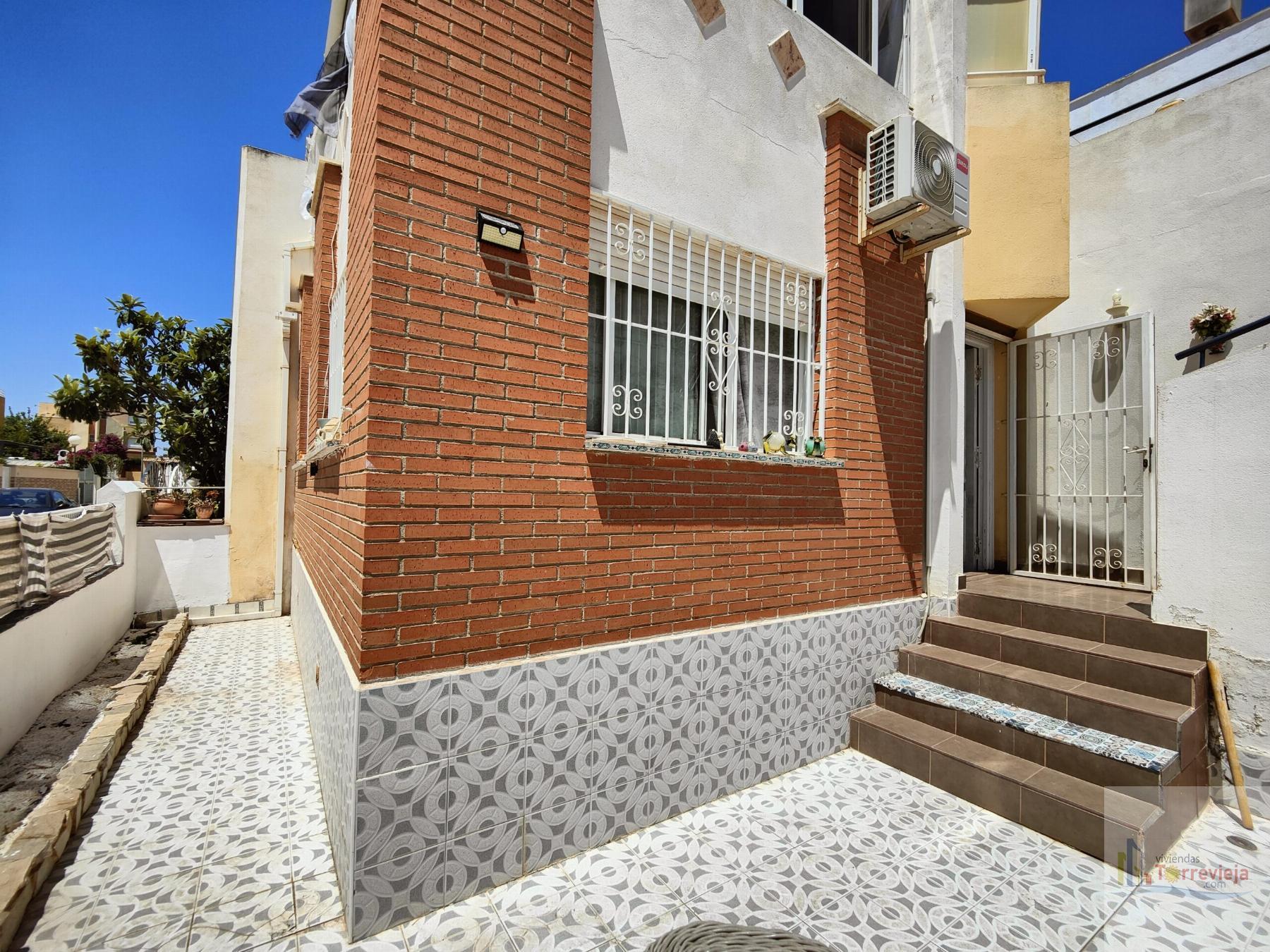 For sale of chalet in Torrevieja