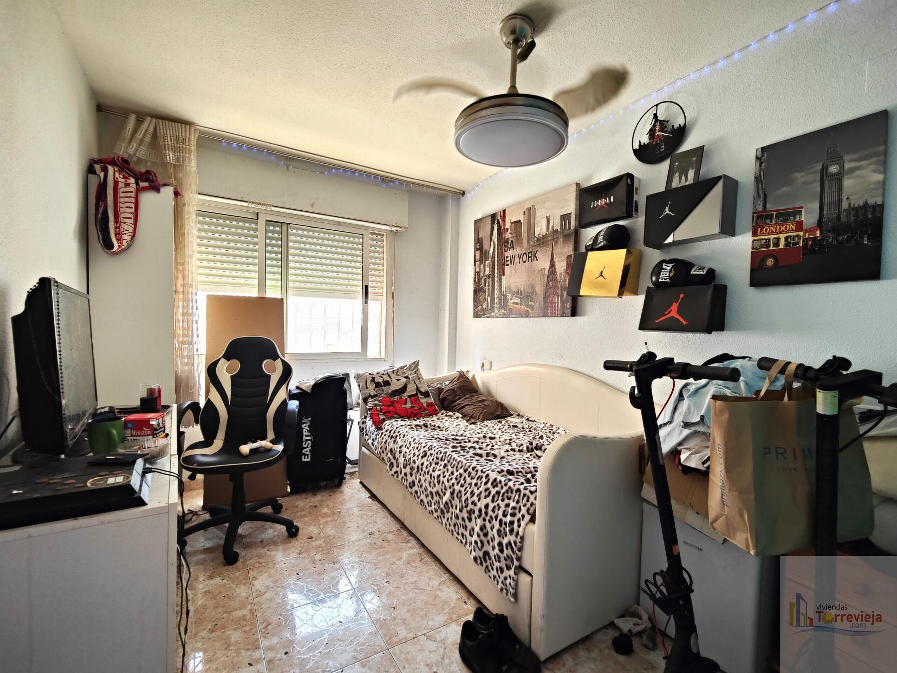 For sale of chalet in Torrevieja