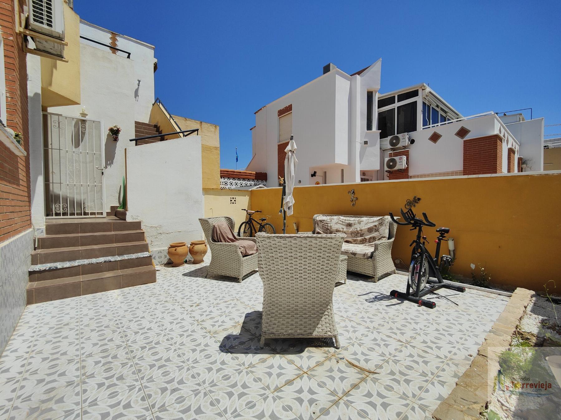 For sale of chalet in Torrevieja