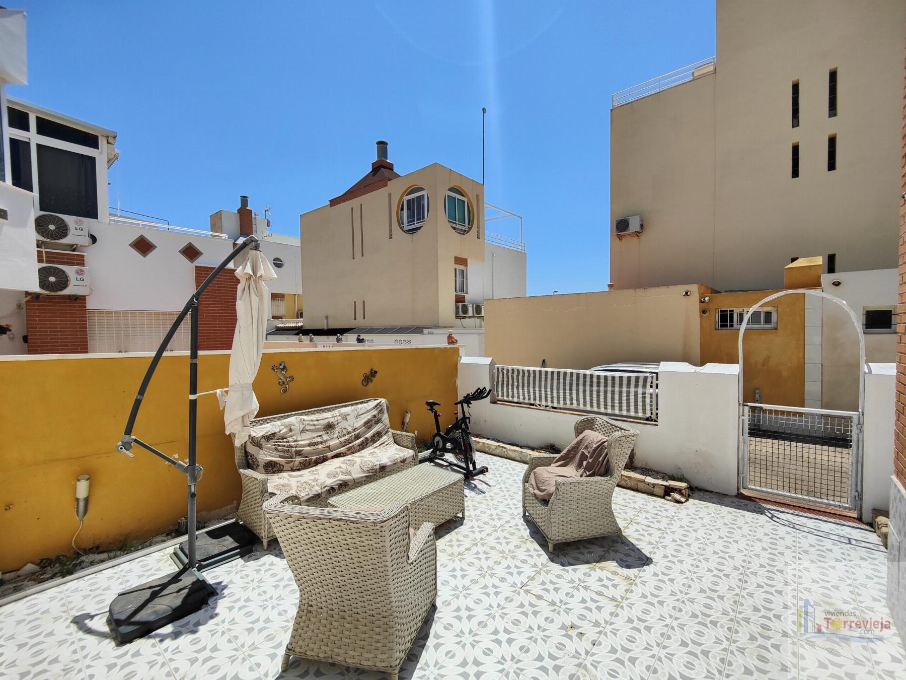 For sale of chalet in Torrevieja