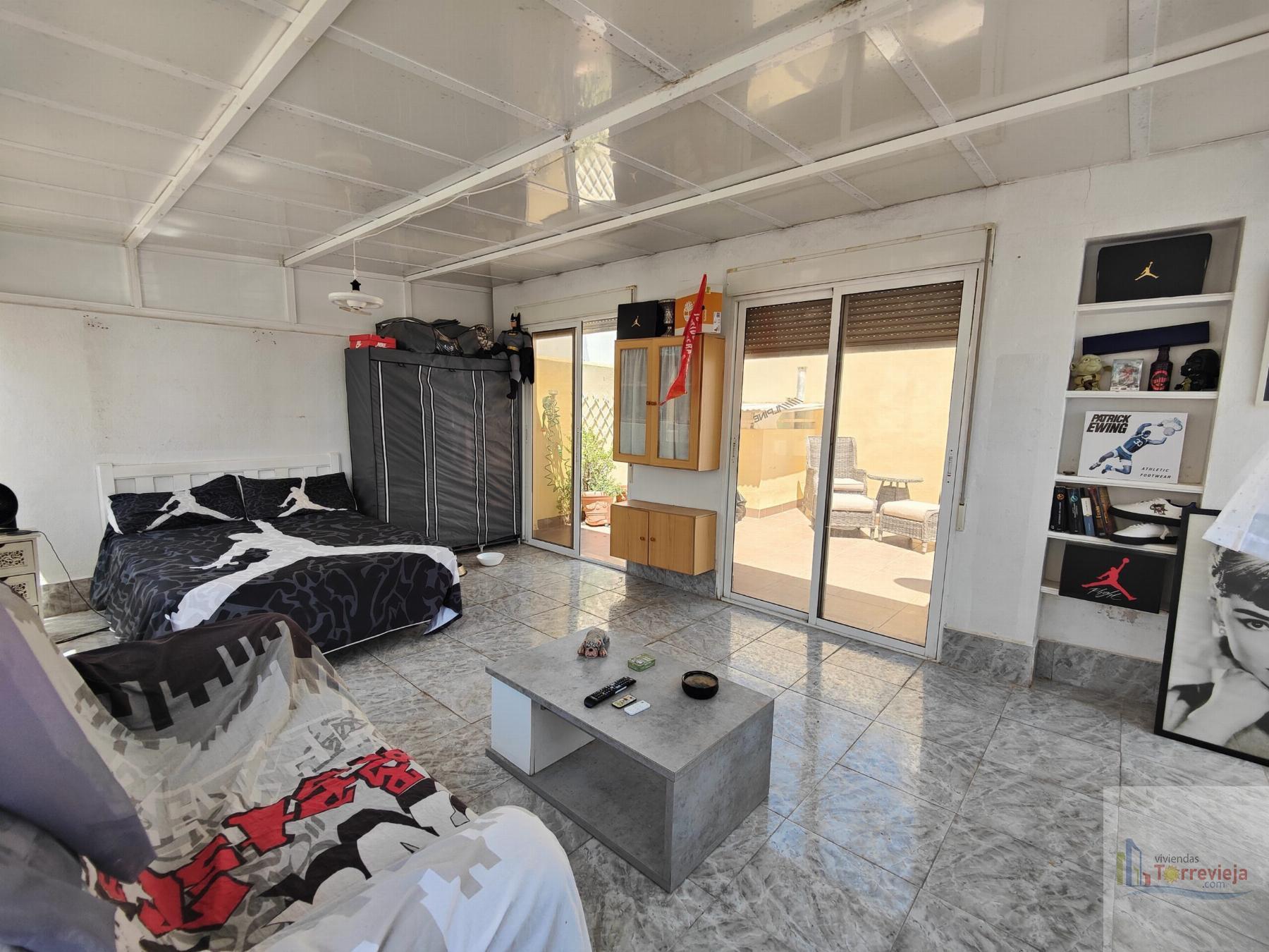 For sale of chalet in Torrevieja