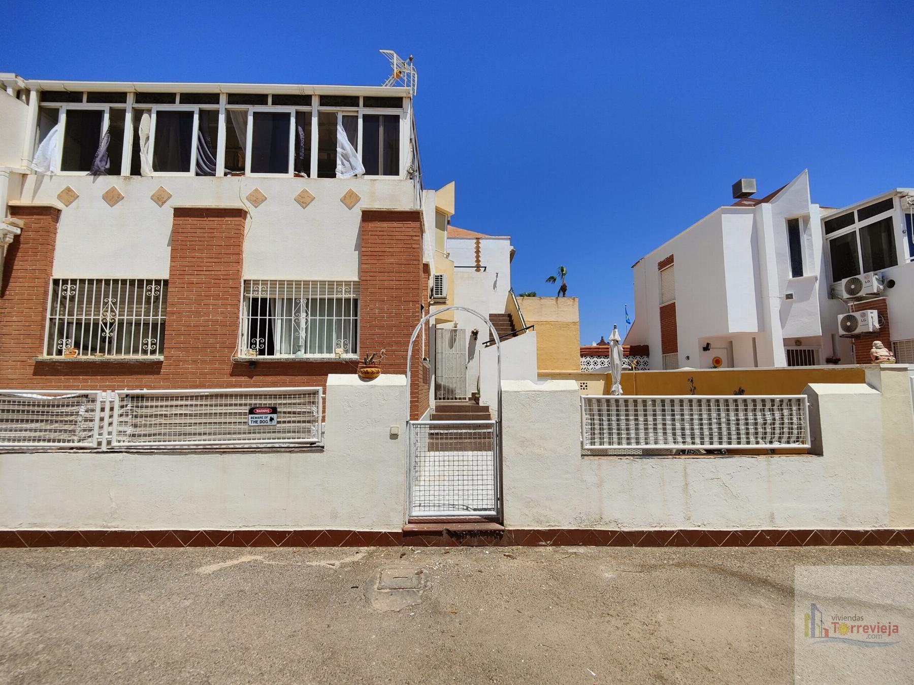 For sale of chalet in Torrevieja