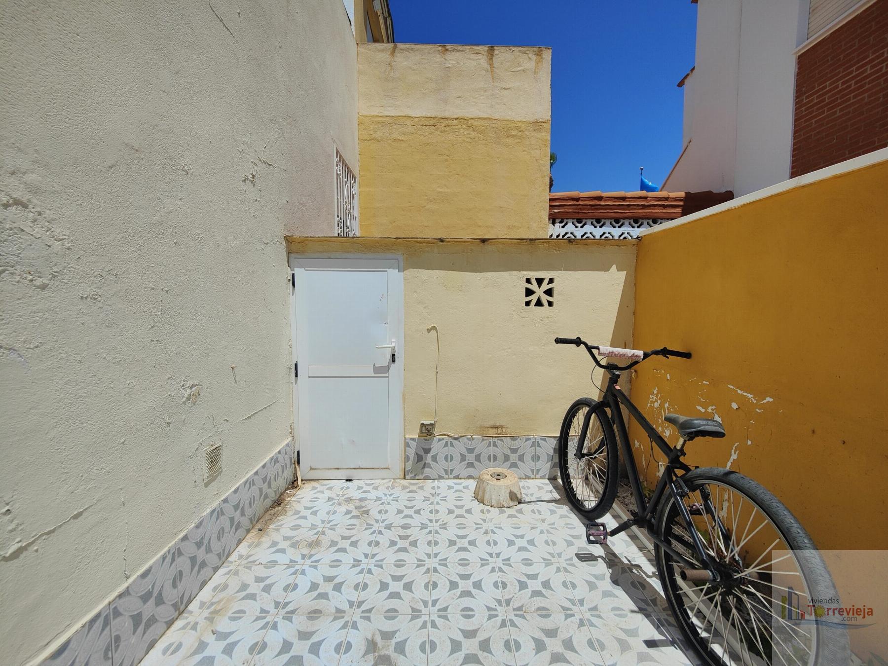 For sale of chalet in Torrevieja