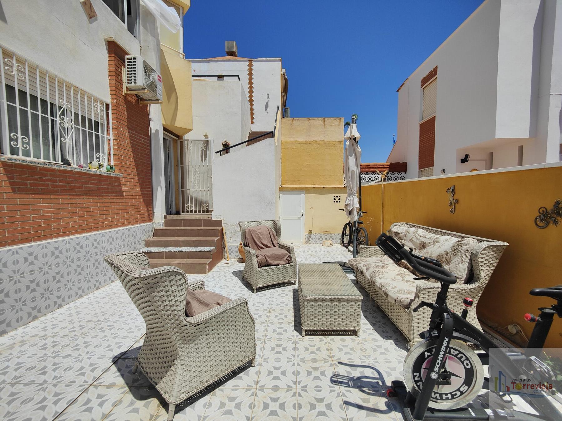 For sale of chalet in Torrevieja