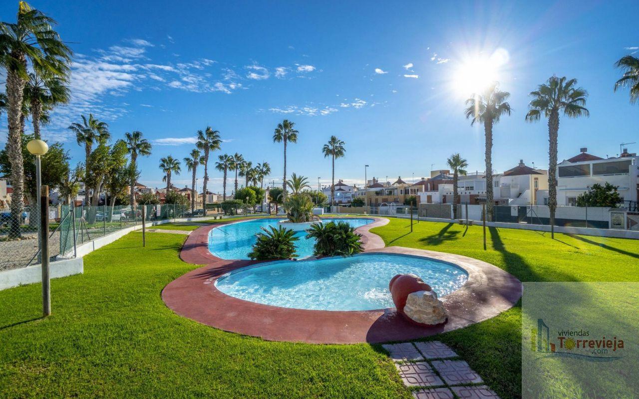 For sale of chalet in Torrevieja