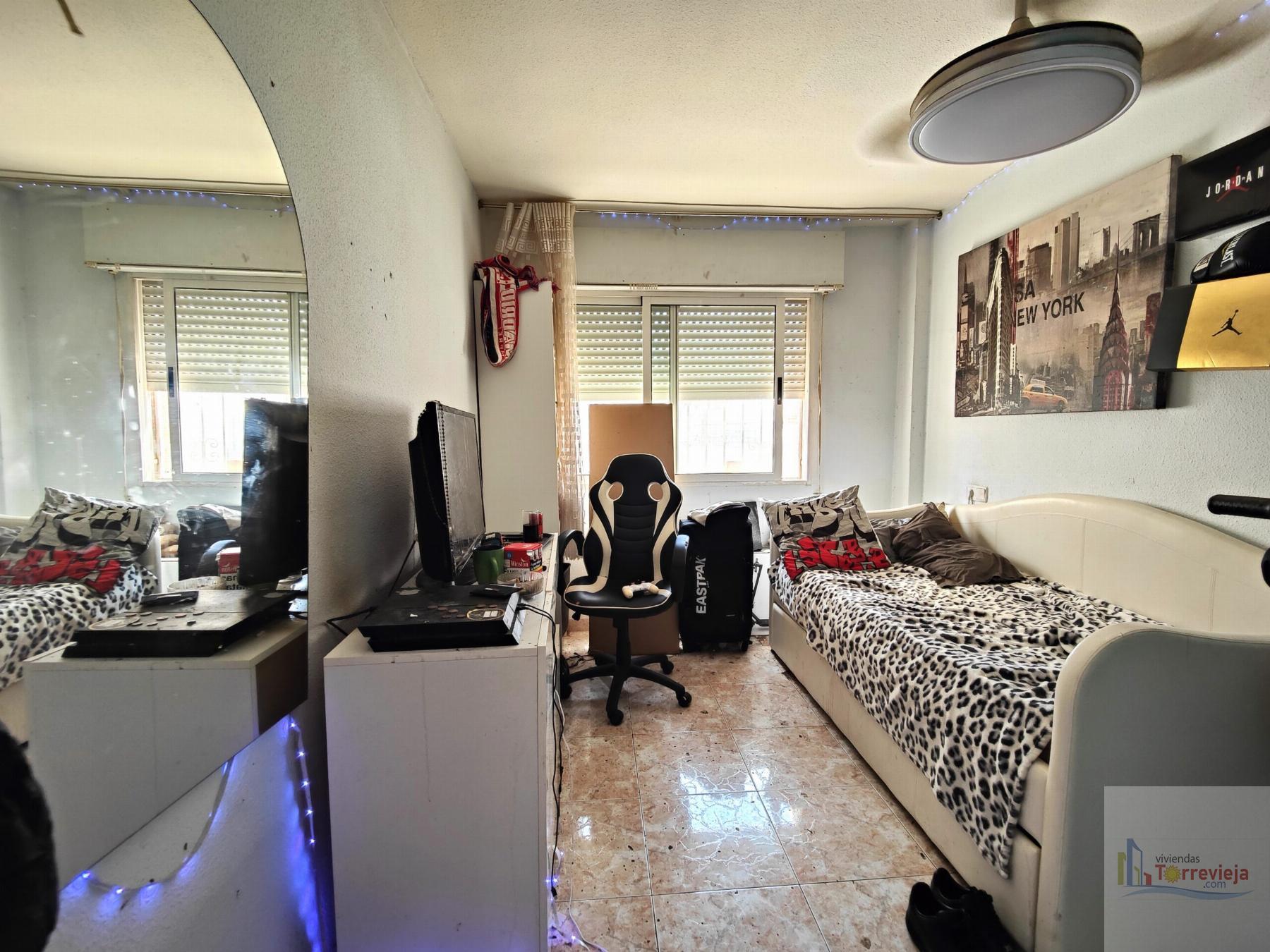 For sale of chalet in Torrevieja