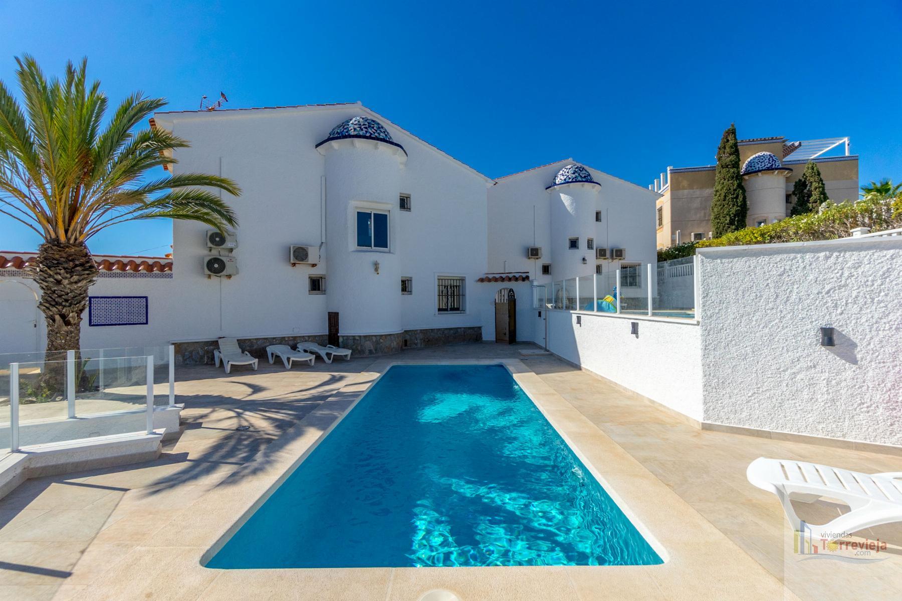 For sale of villa in Orihuela Costa