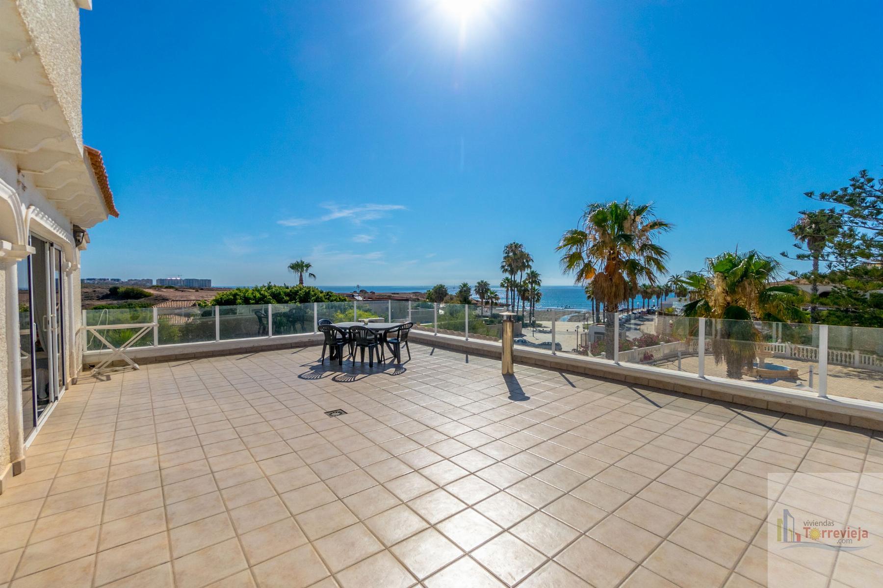 For sale of villa in Orihuela Costa