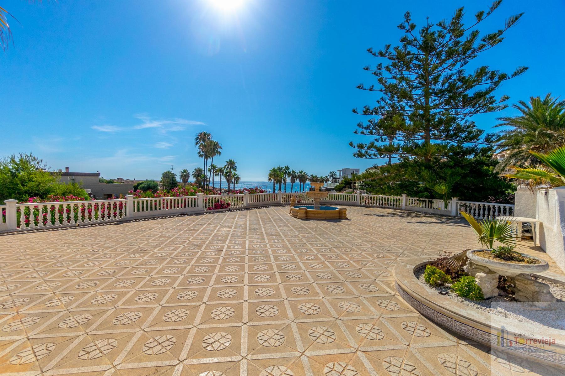 For sale of villa in Orihuela Costa