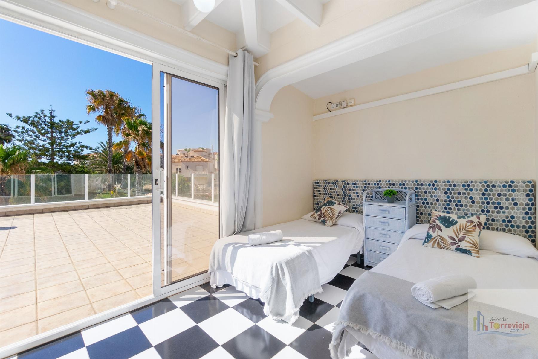 For sale of villa in Orihuela Costa