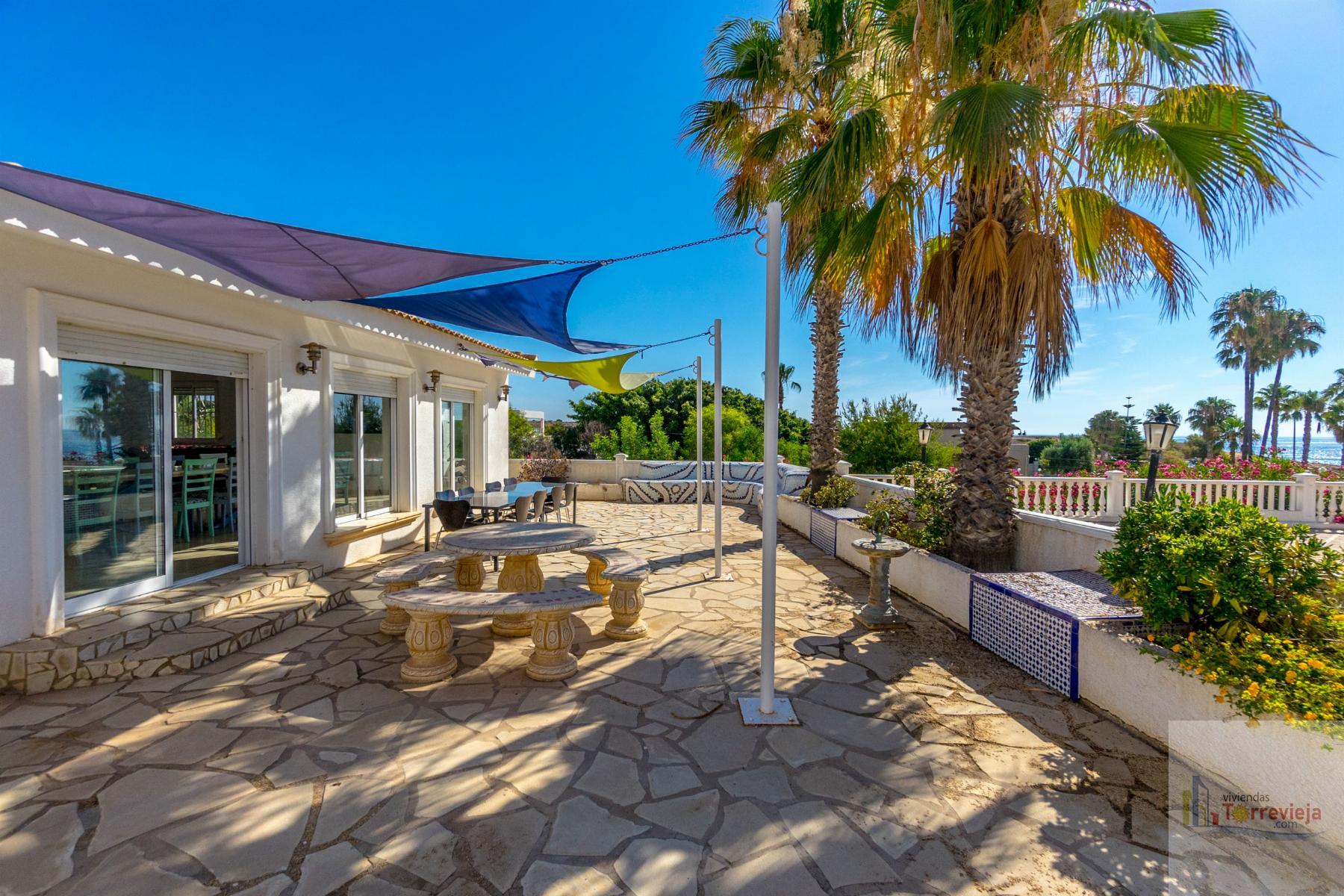 For sale of villa in Orihuela Costa