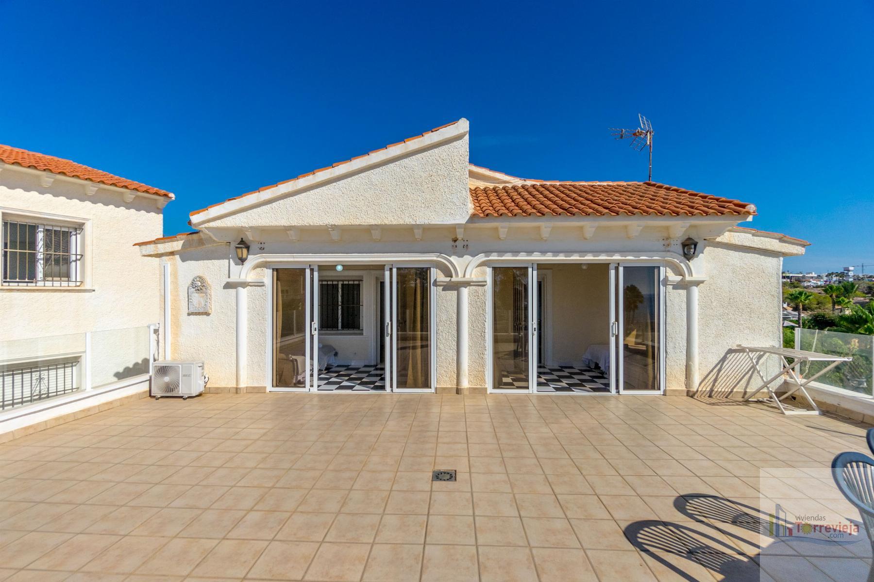 For sale of villa in Orihuela Costa