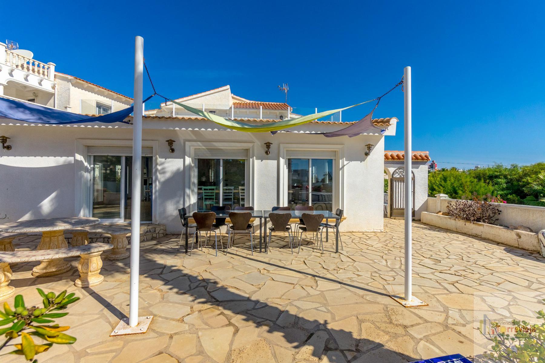 For sale of villa in Orihuela Costa