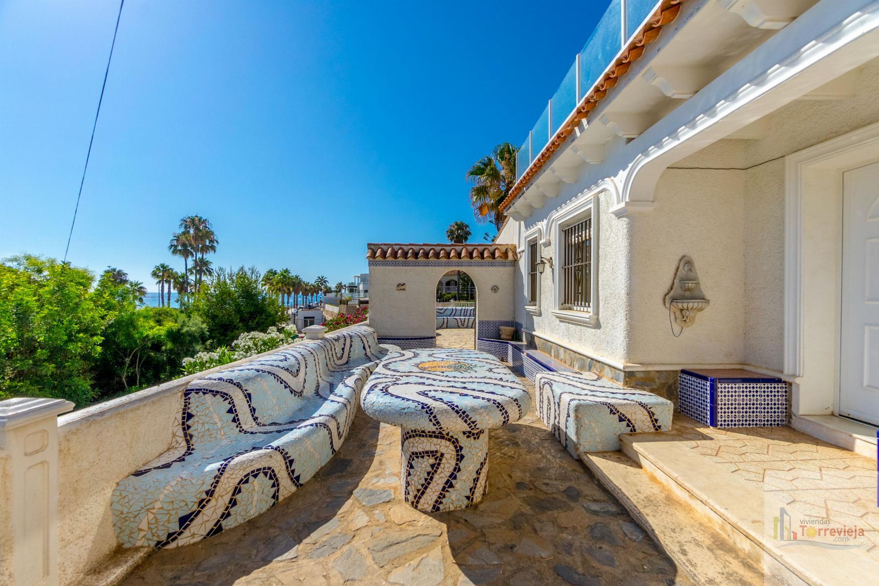 For sale of villa in Orihuela Costa
