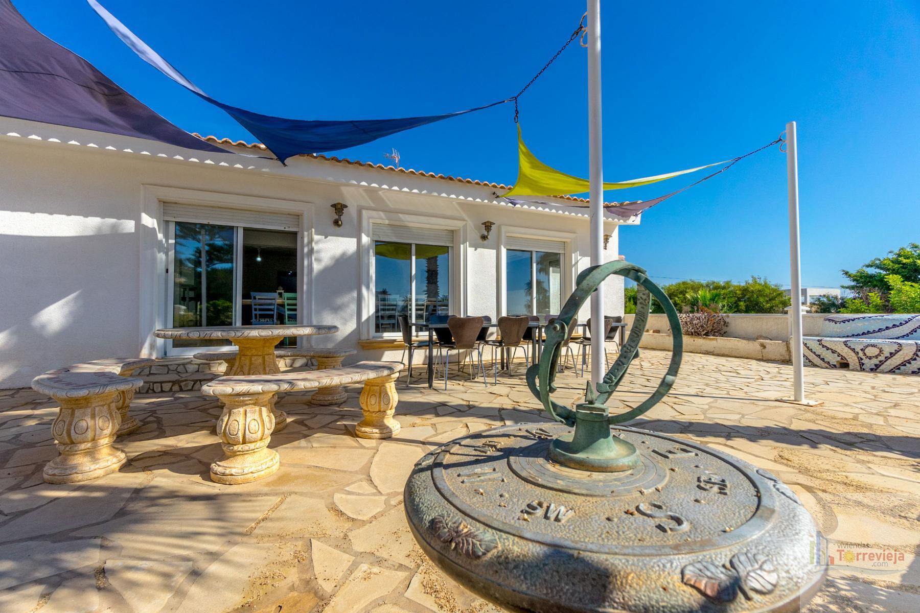 For sale of villa in Orihuela Costa