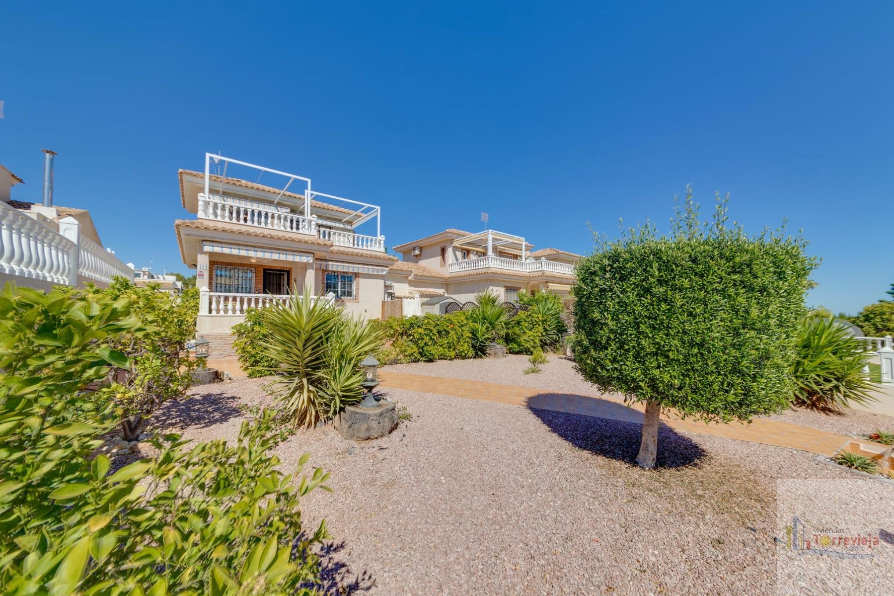 Venta de chalet en Orihuela Costa