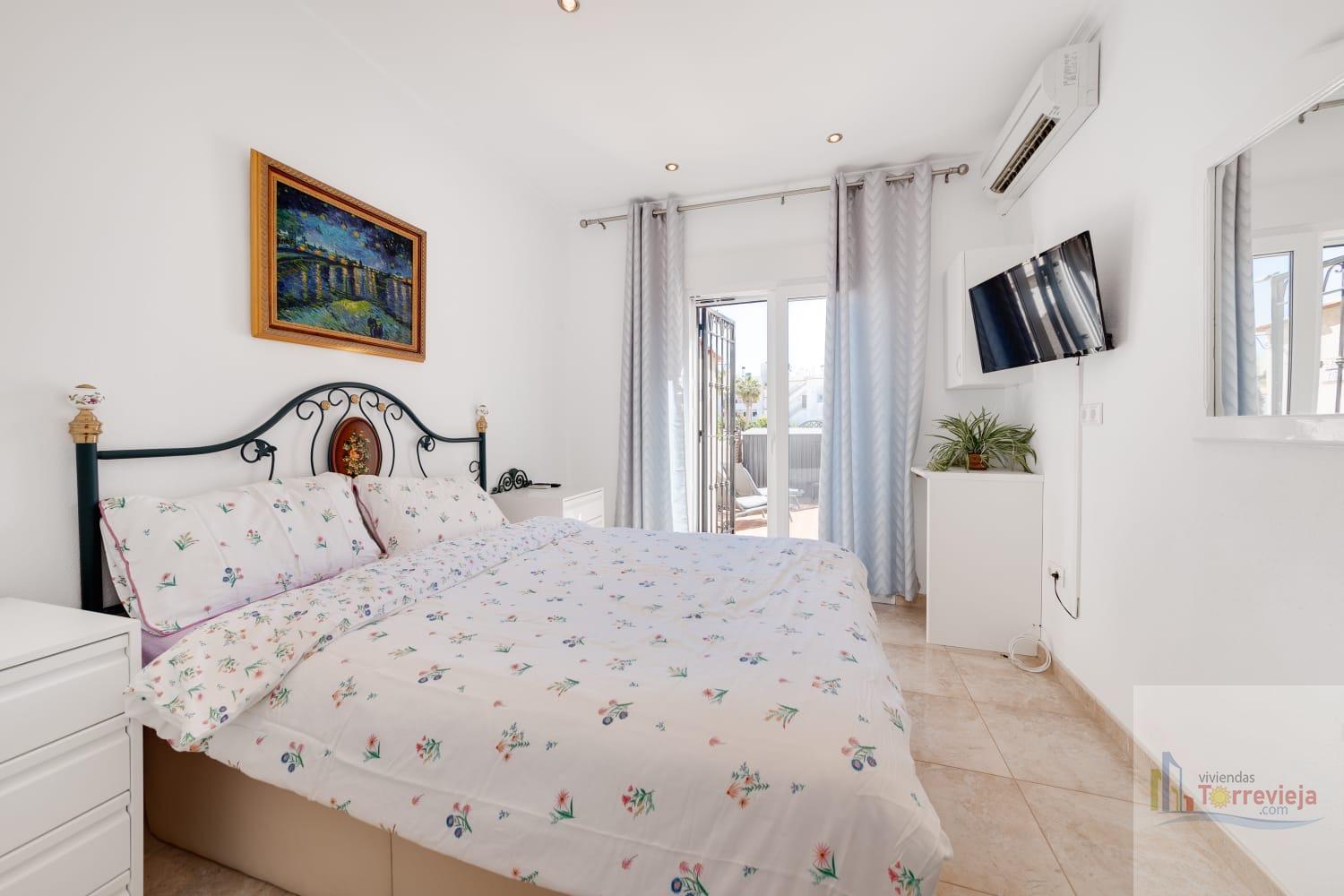 Venta de chalet en Orihuela Costa
