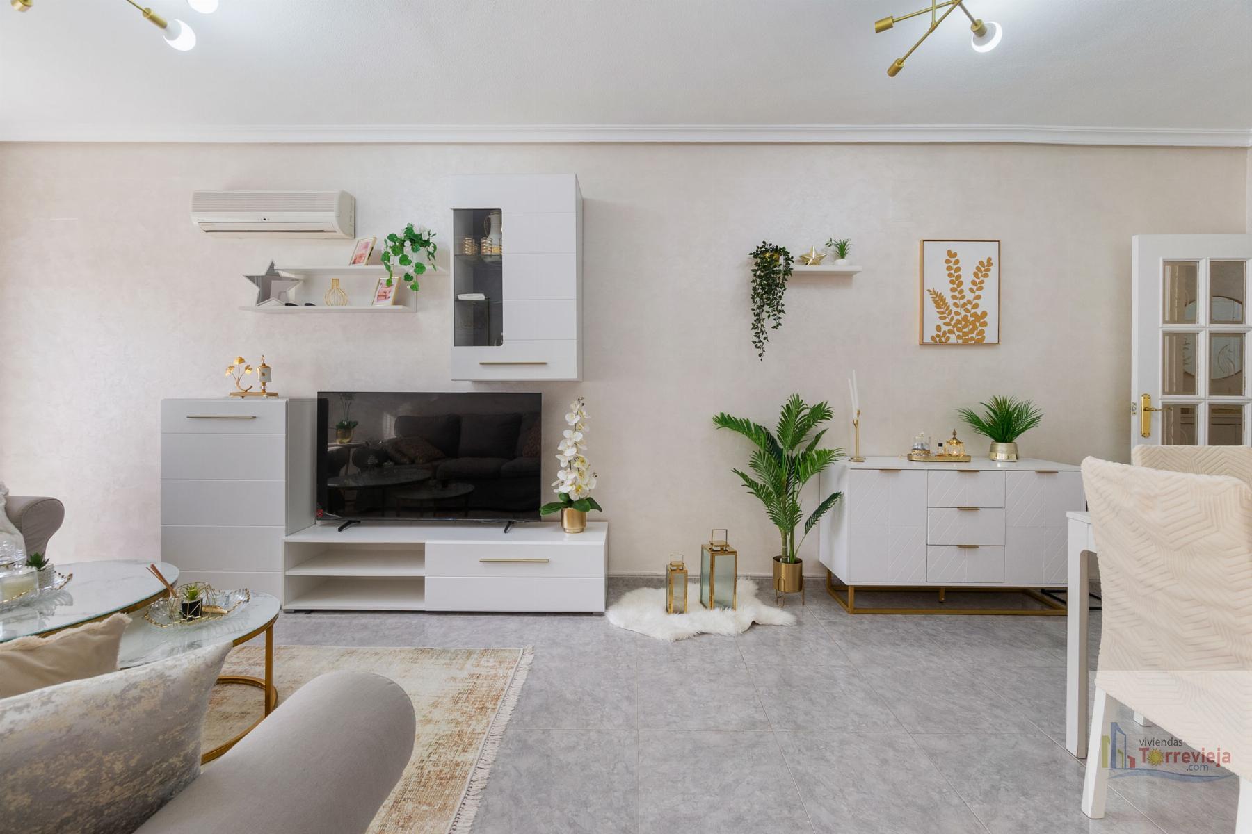For sale of apartment in Los Montesinos