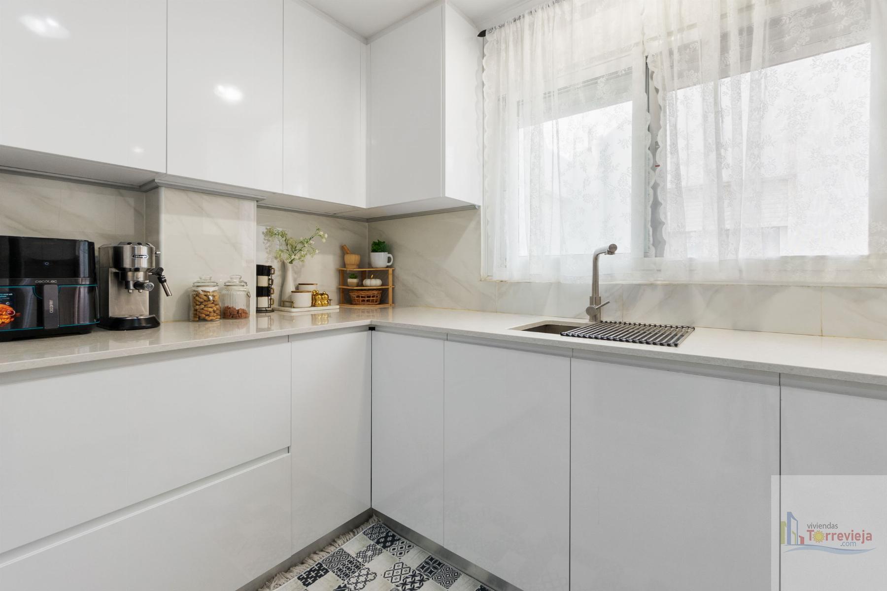 For sale of apartment in Los Montesinos