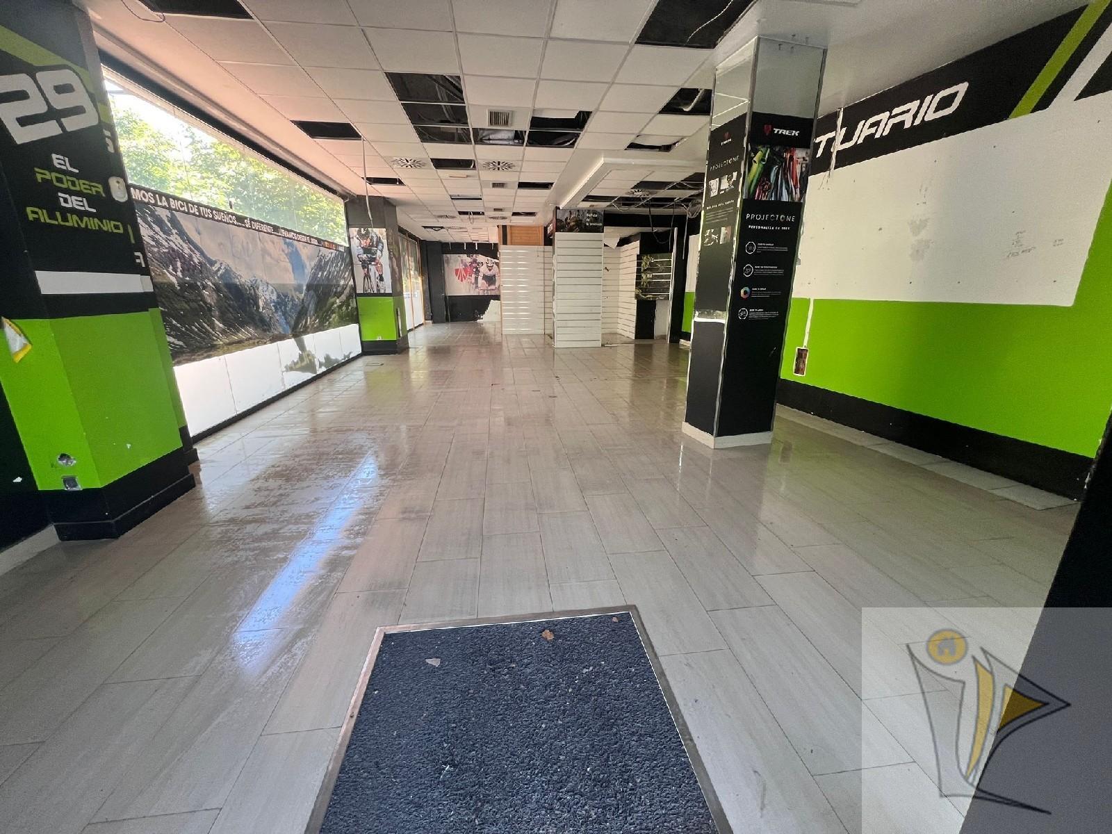 Venta de local en Alcalá de Henares