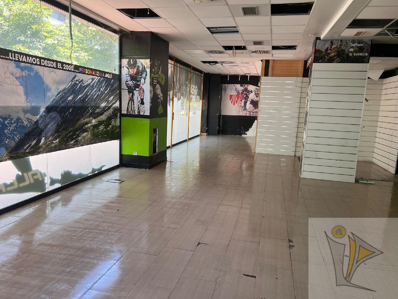 Venta de local en Alcalá de Henares