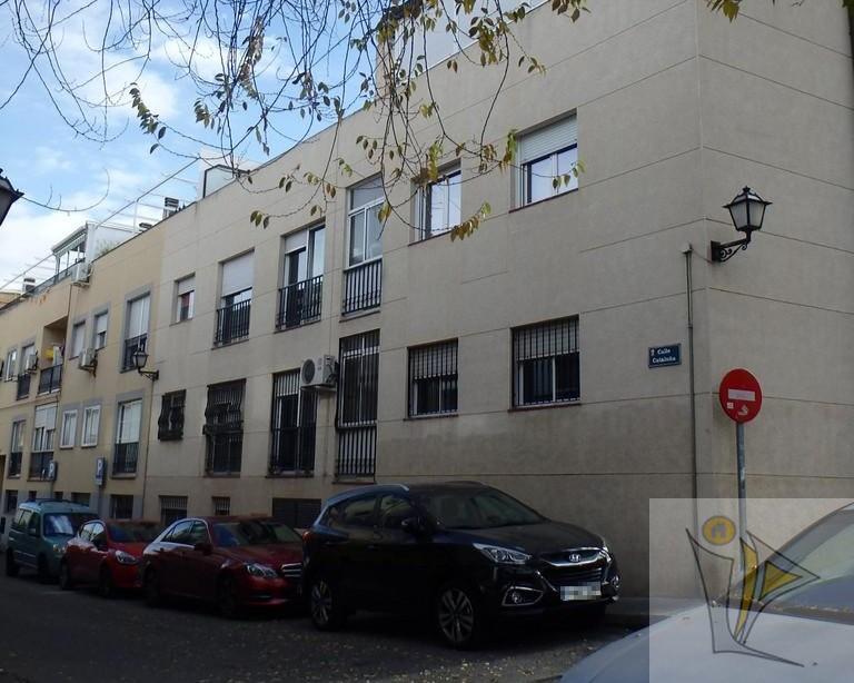 Venta de piso en Velilla de San Antonio