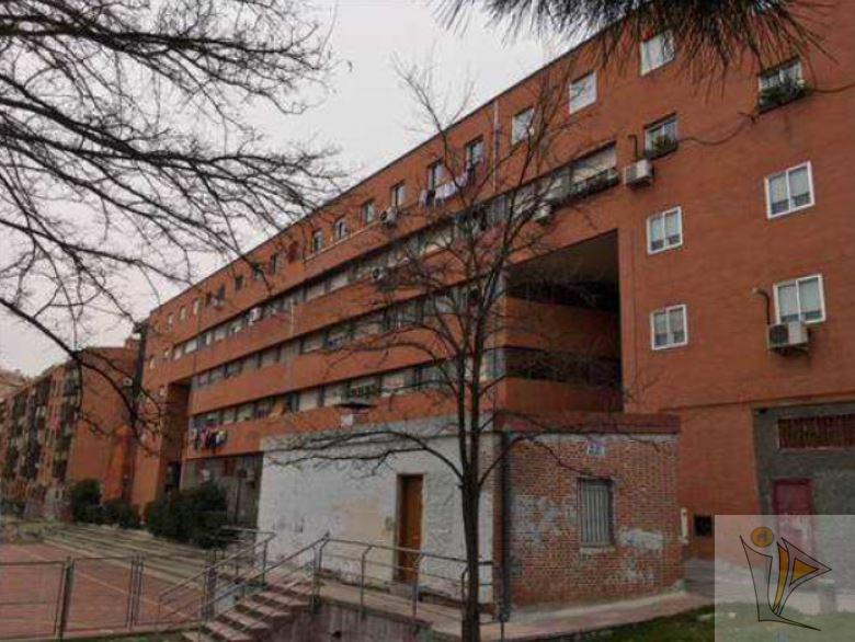 For sale of apartment in Madrid