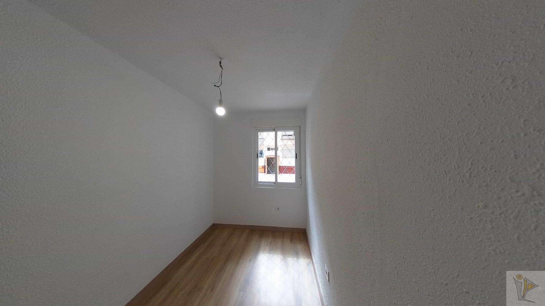 For sale of flat in Madrid